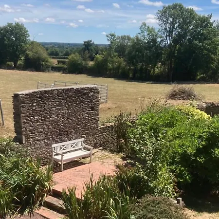 Pensión Domaine De Marculfo 3*