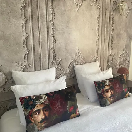 بيت ضيافة Domaine De Marculfo 3*