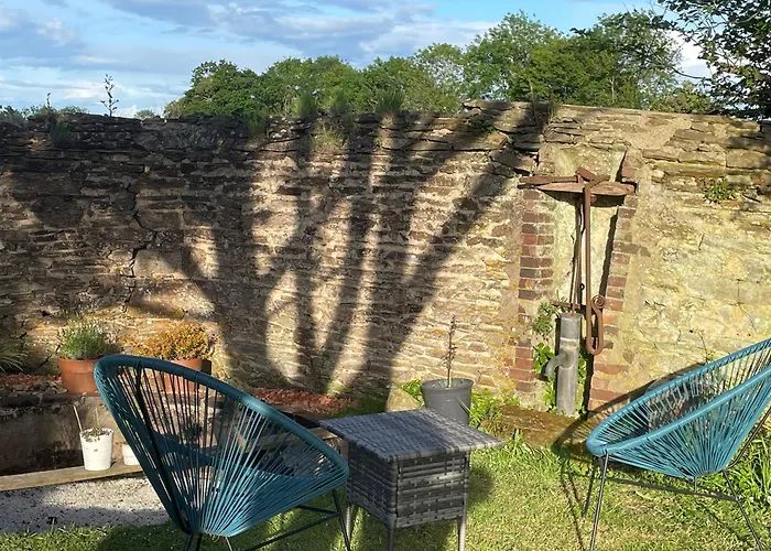 Domaine De Marculfo בית הארחה