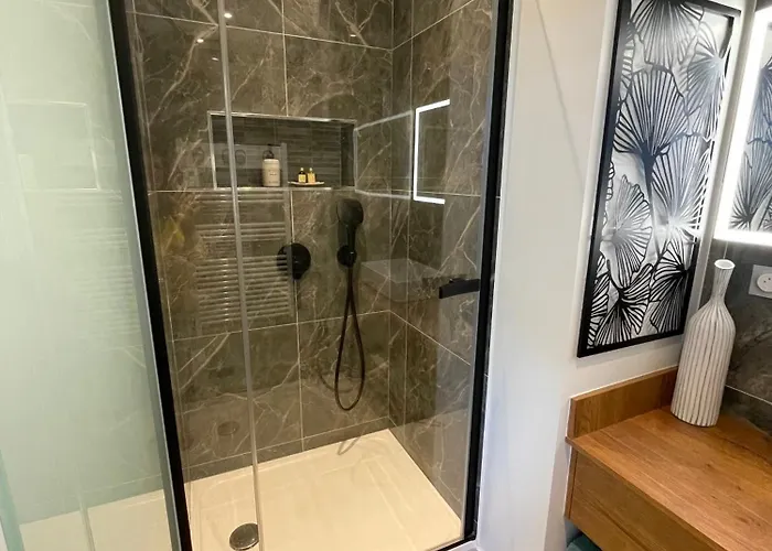 Domaine De Marculfo בית הארחה